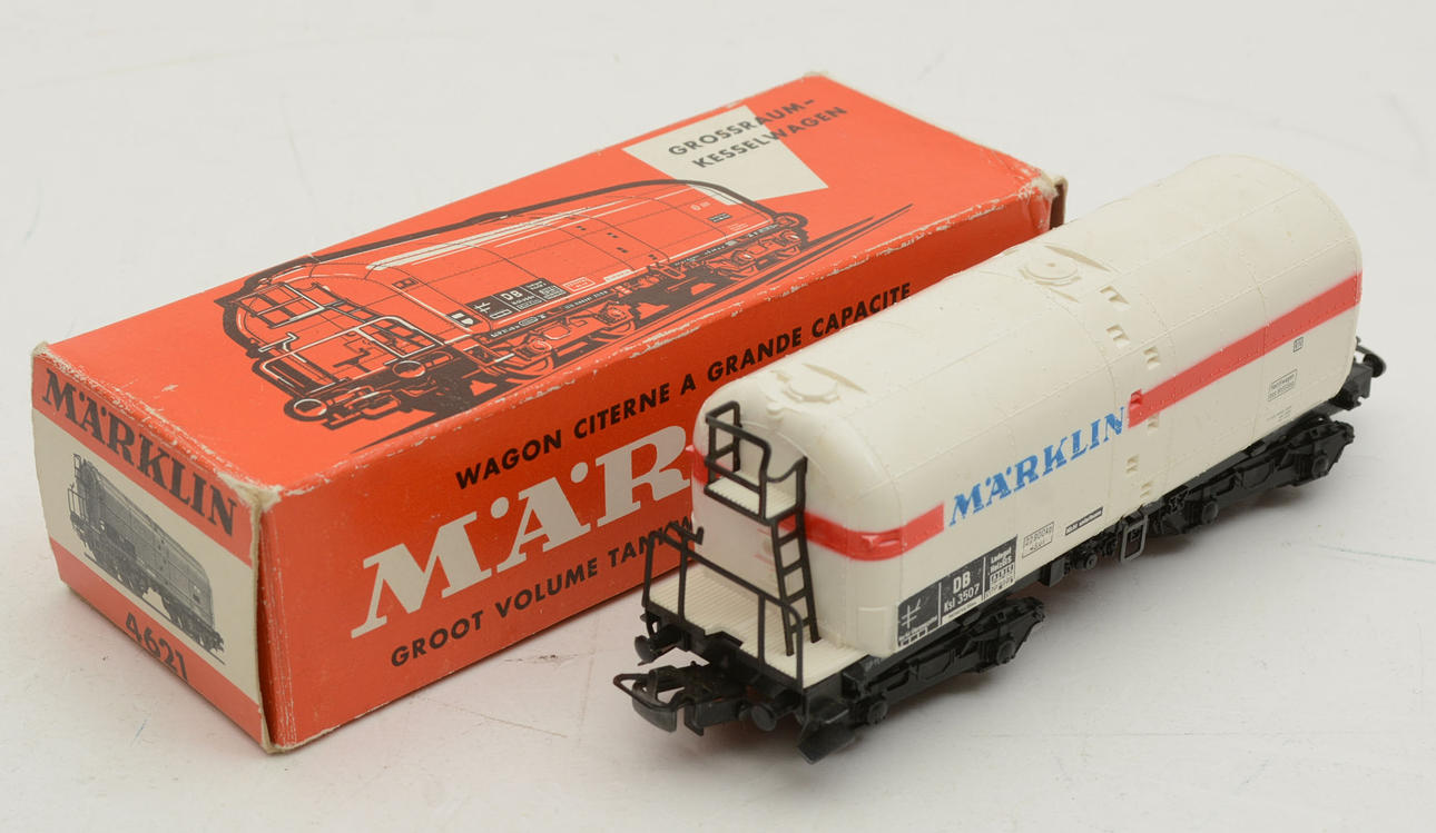 Märklin HO large volume tank trolley 4621.