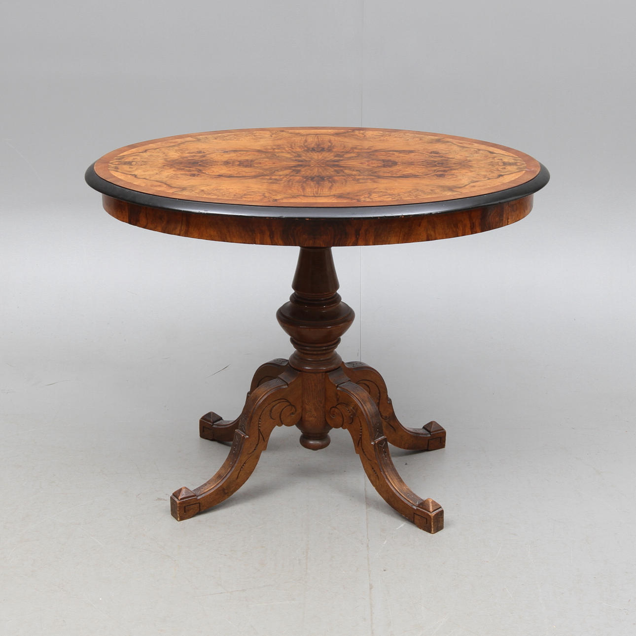 SALONGSBORD, skiva i rotfaner, nyrokoko, 1800-talets slut.