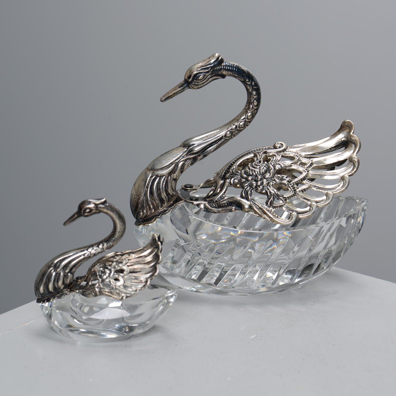 SOCKER- & SALTKAR, 2 st, silver & glas, 1900-tal.