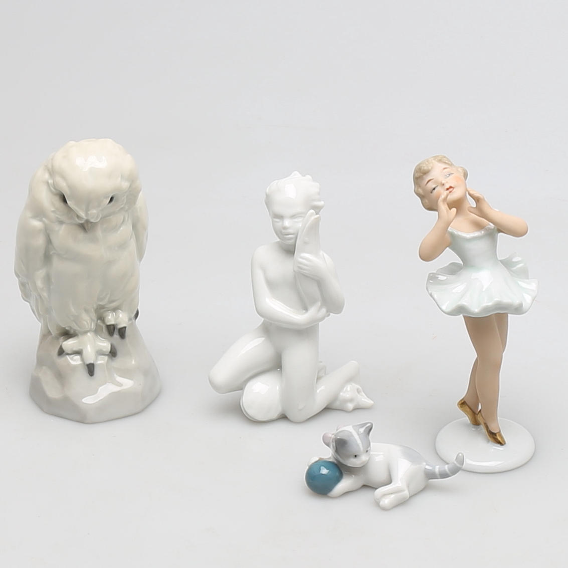 PARTI PORSLIN, figuriner, 4 delar, bl ballerina, Wallendorf samt barn med fisk, Rörstrand.