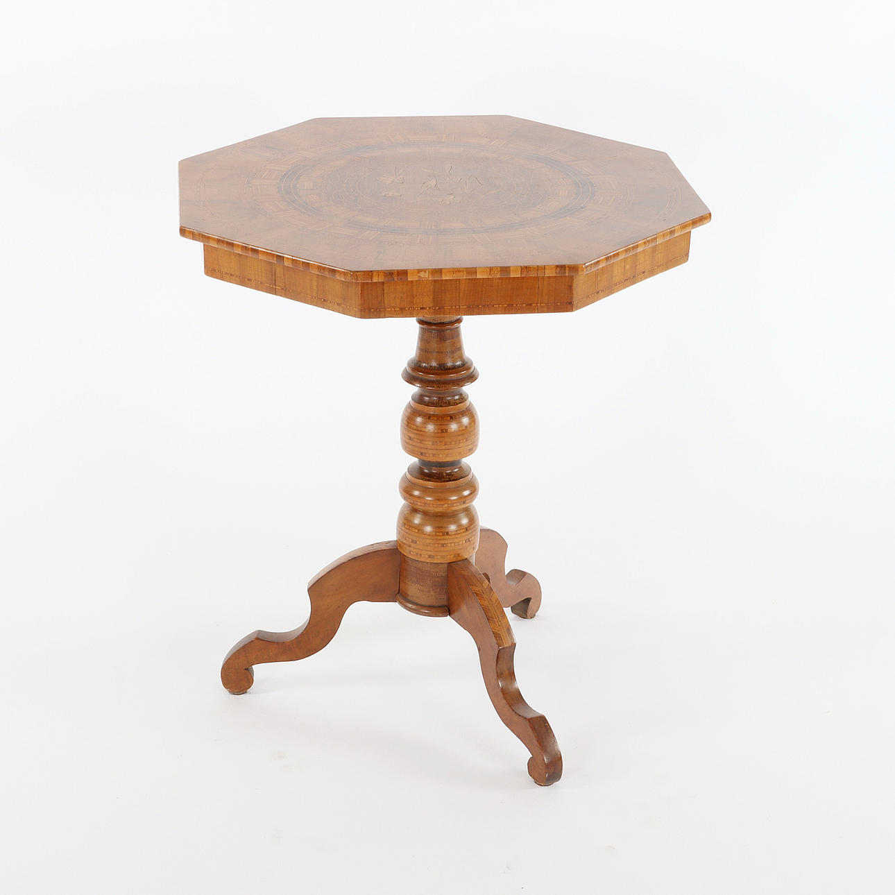 SIDOBORD, Italien 1900-talets första hälft.