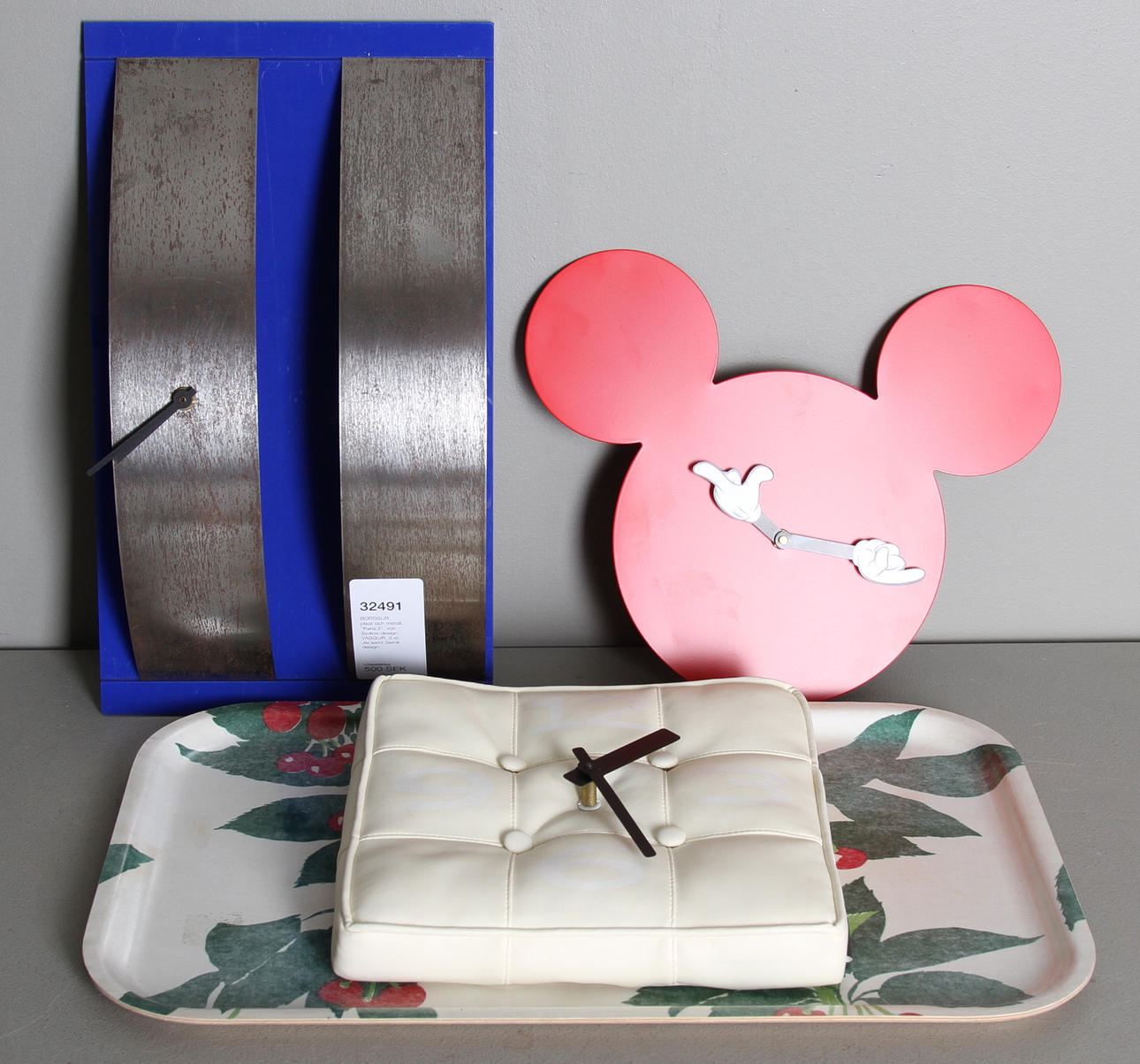 BORDSUR, plast och metall, "Paris 2", von Sydow design, VÄGGUR, 2 st, Jie samt Semk design, BRICKA, Firma Svenskt tenn.