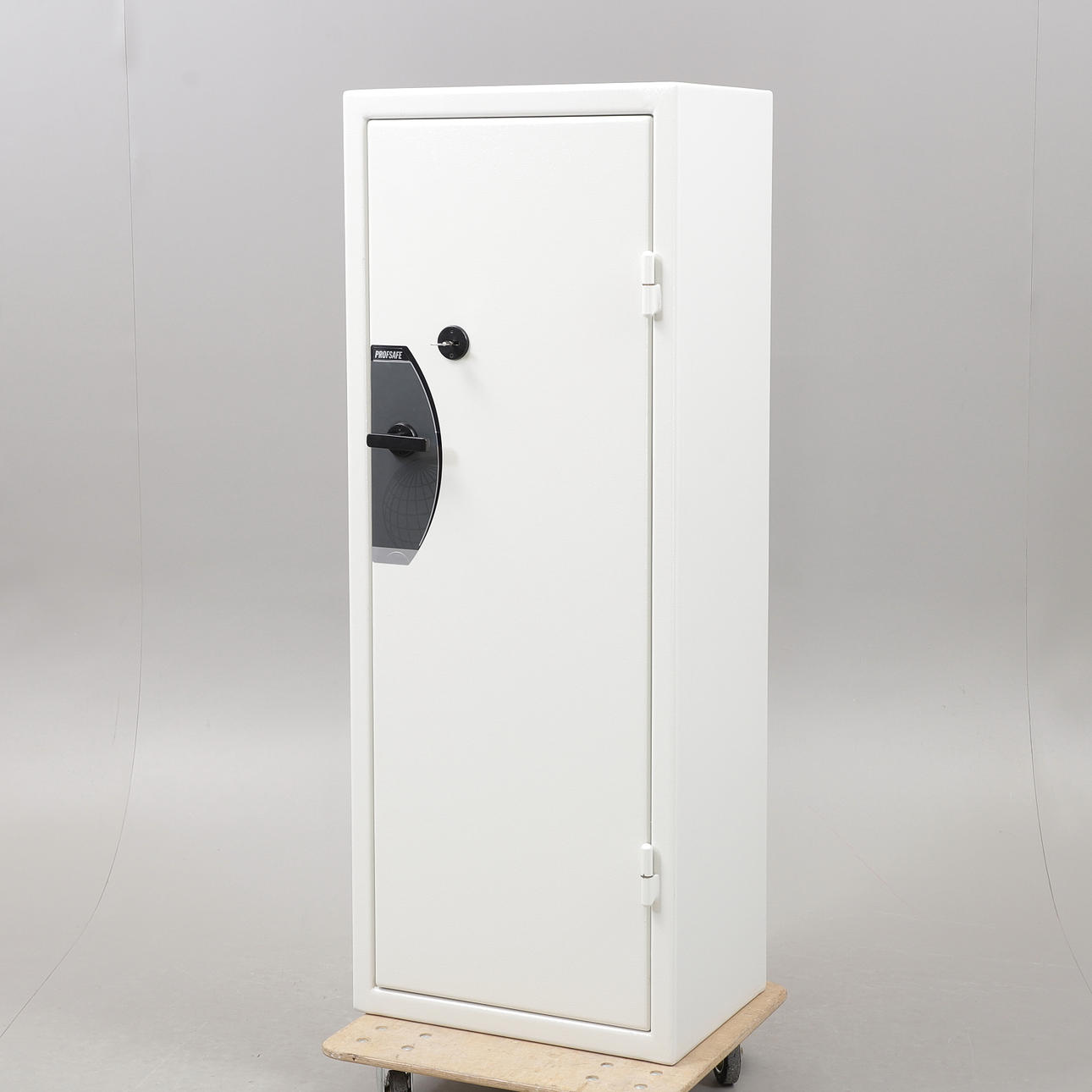GUN CABINET, Prosafe, 2011.
