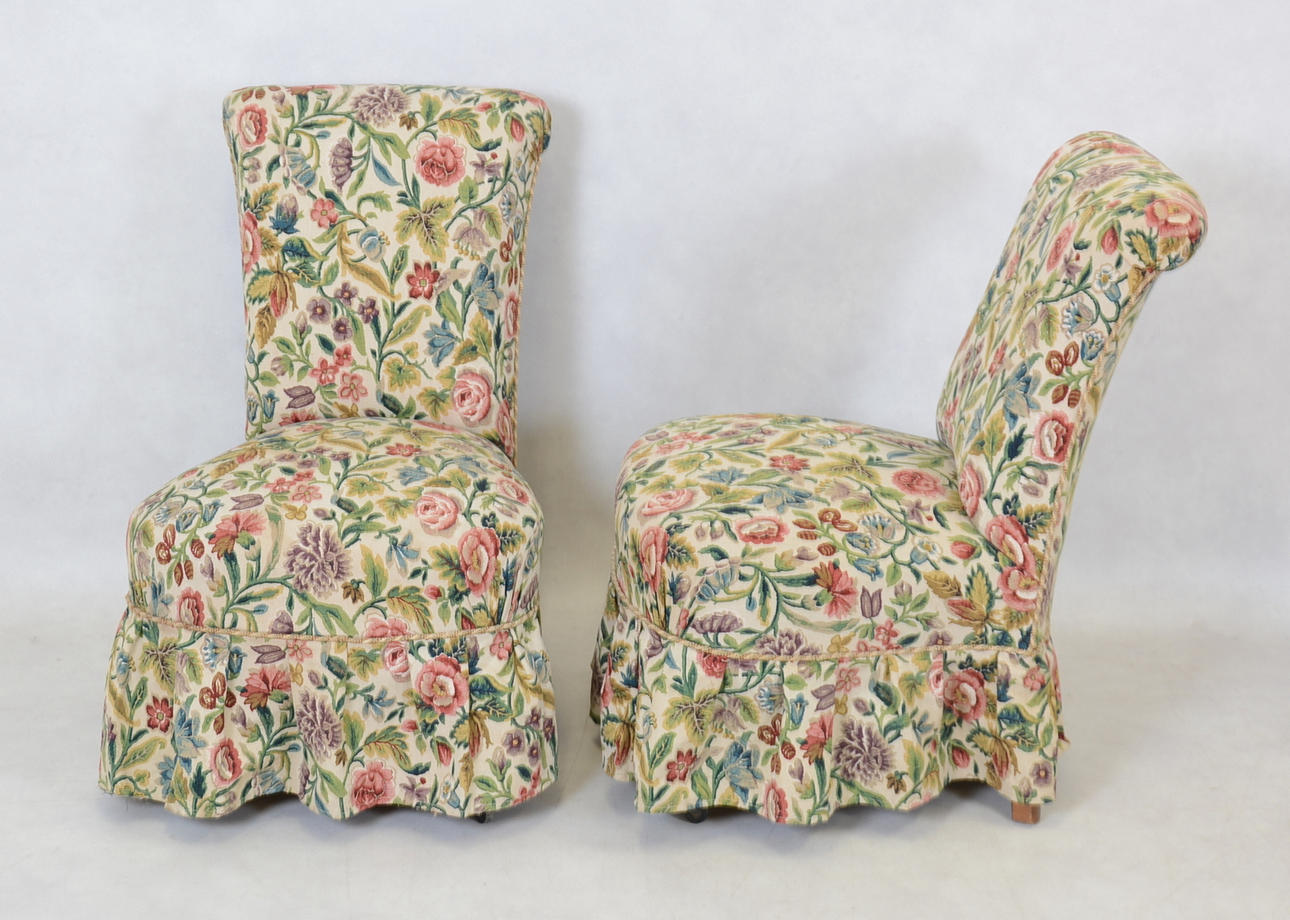 EMMAFÅTÖLJER, ett par, 1900-talets första hälft.