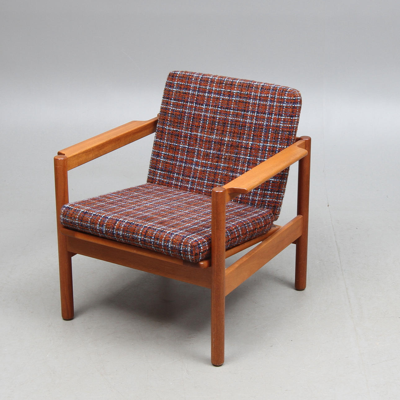 FÅTÖLJ, teak, trol. Danmark, 1900-talets andra hälft.