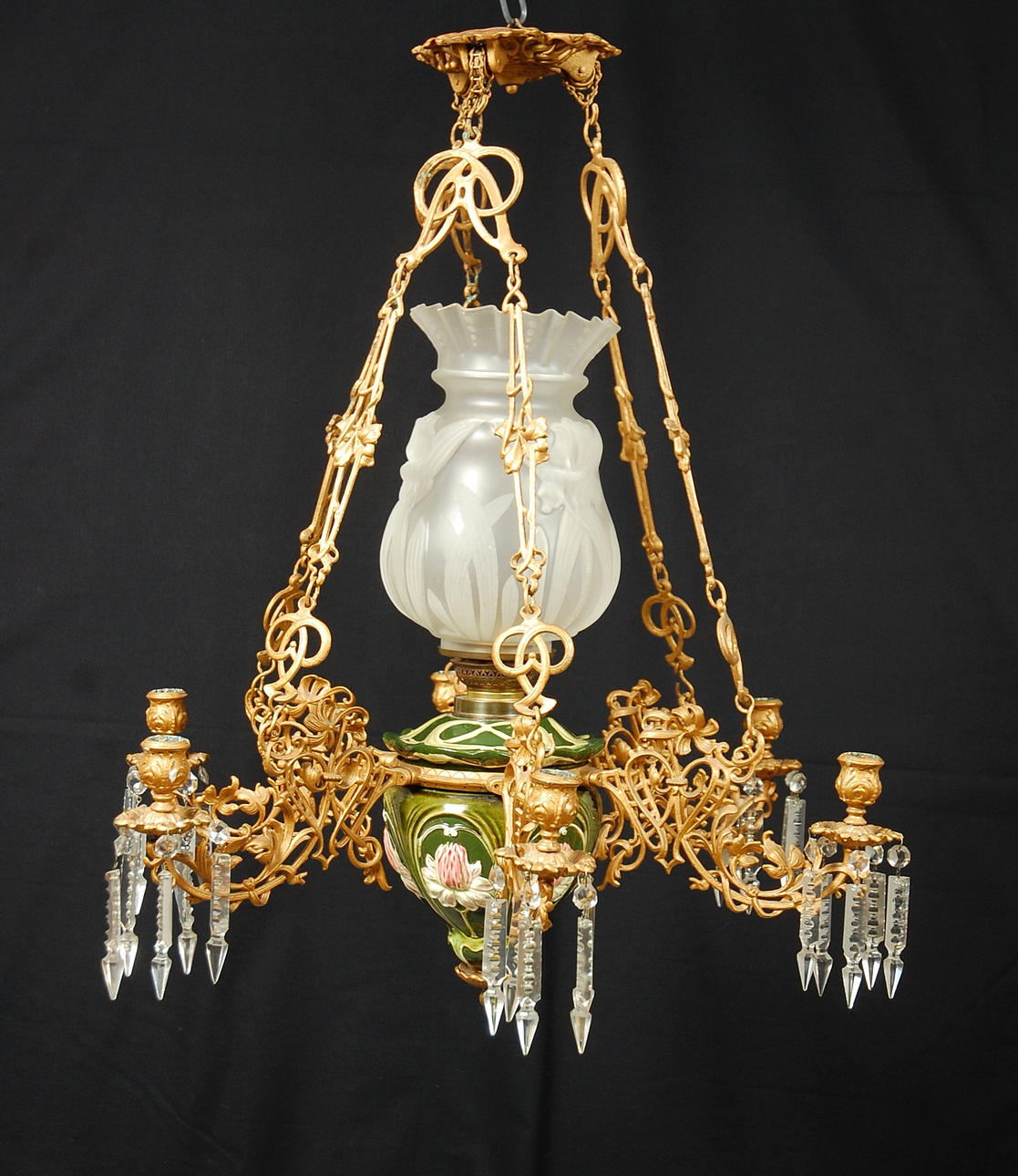 HÄNGFOTOGENLAMPA, majolika, 1900-talets början.