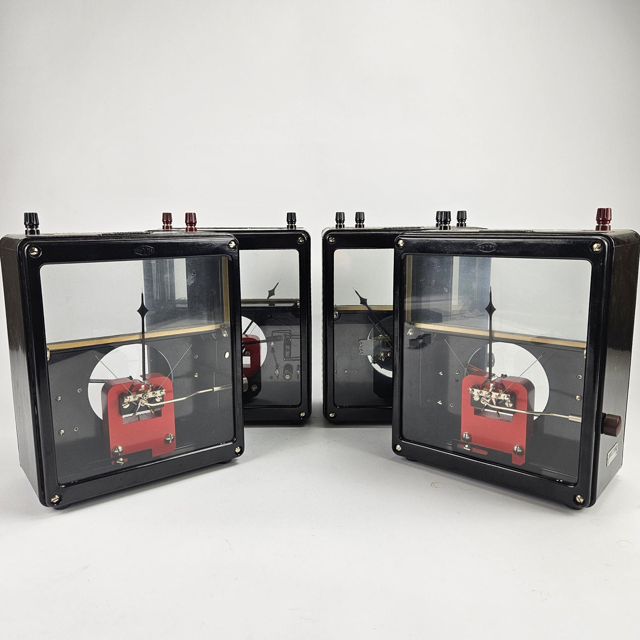 LABORATORIOLAITTEET, 4 kpl.