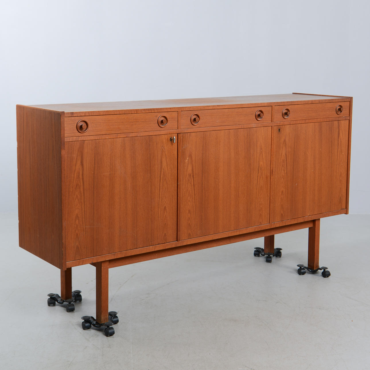 SKÆNK, teaktræ, 1960'erne.