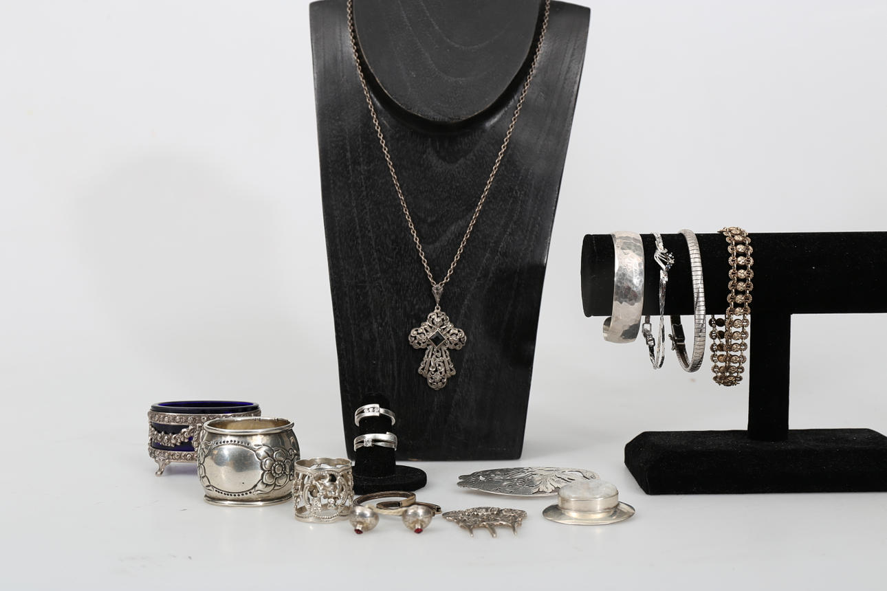 SMYCKEN, SALTKAR MED MERA, silver, 16 delar.