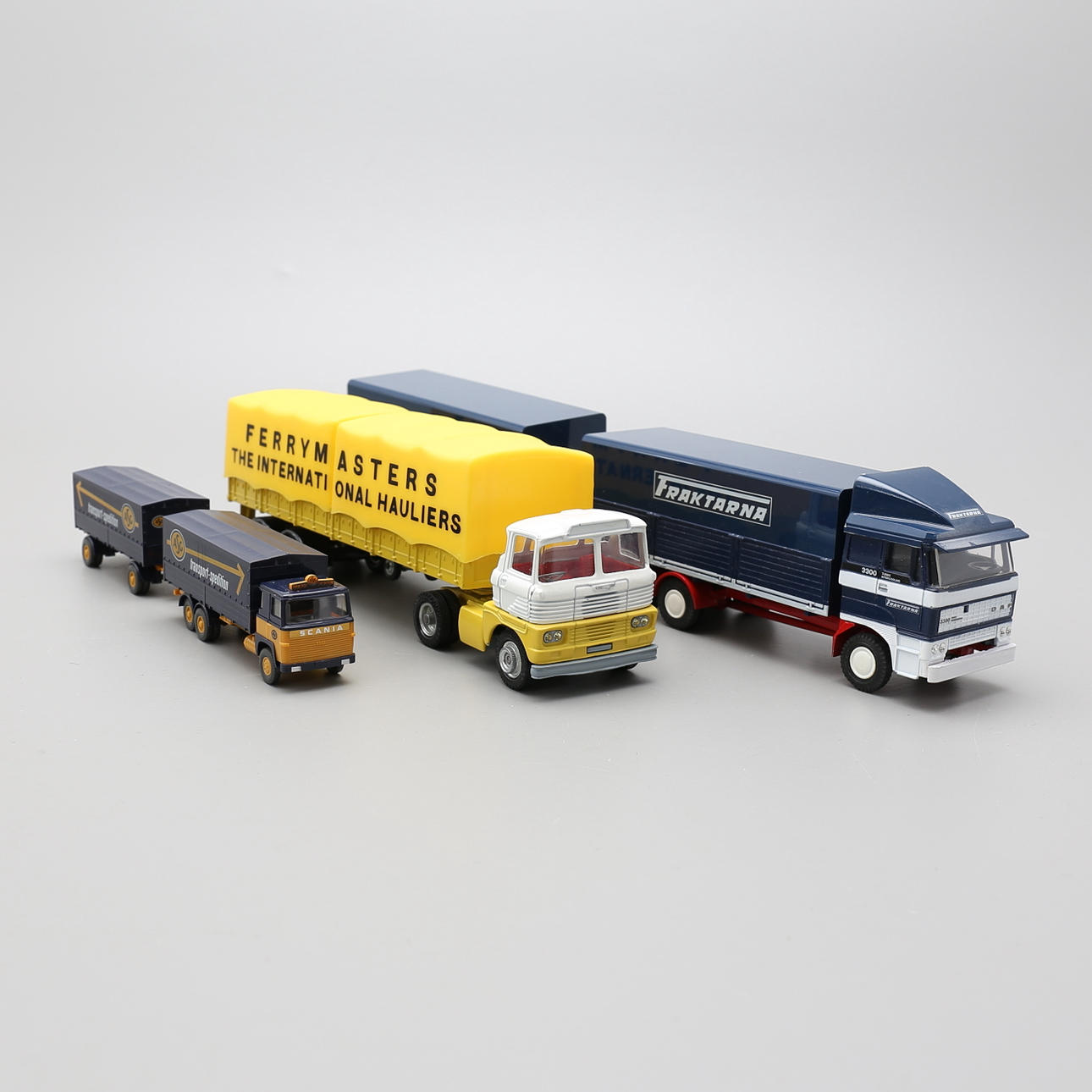 MODELLASTBILAR, bl.a Corgi, 3 st, 1900-talets andra hälft.