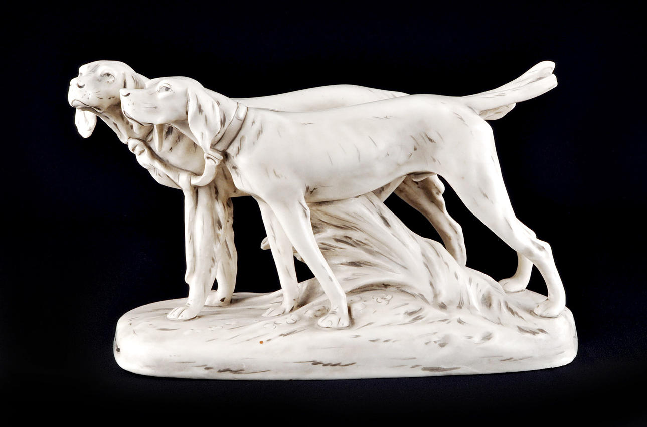 JAGDHUNDE. Keramik Sparsamt målad grupp figurer.