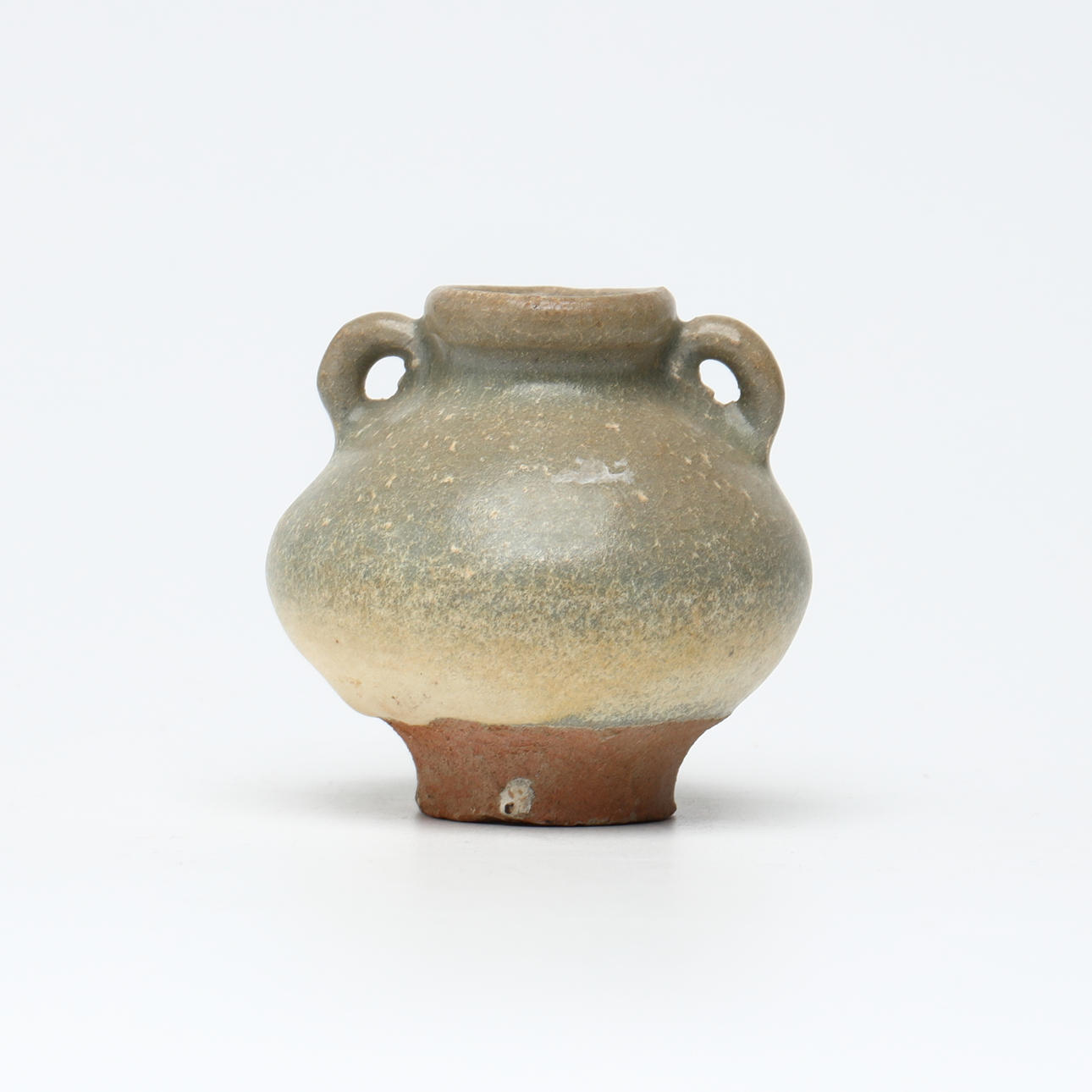 An earthenware mug, Sung/Yuan, China.