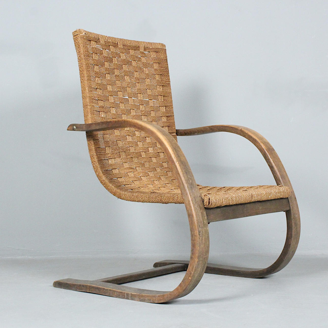 Sillas voladizas de la década de 1930.