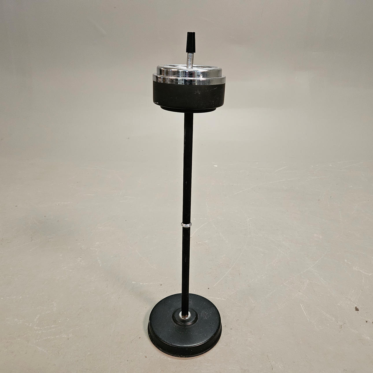 ASKKOPP, golvmodell. metall, 1900-talets andra hälft.