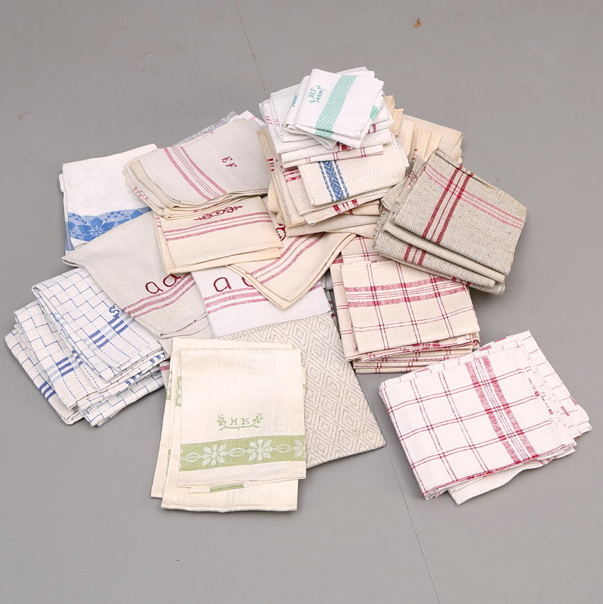 KÖKSHANDDUKAR, ca 60 st, linne/bomull, oblekta/vita med ränder/rutor.