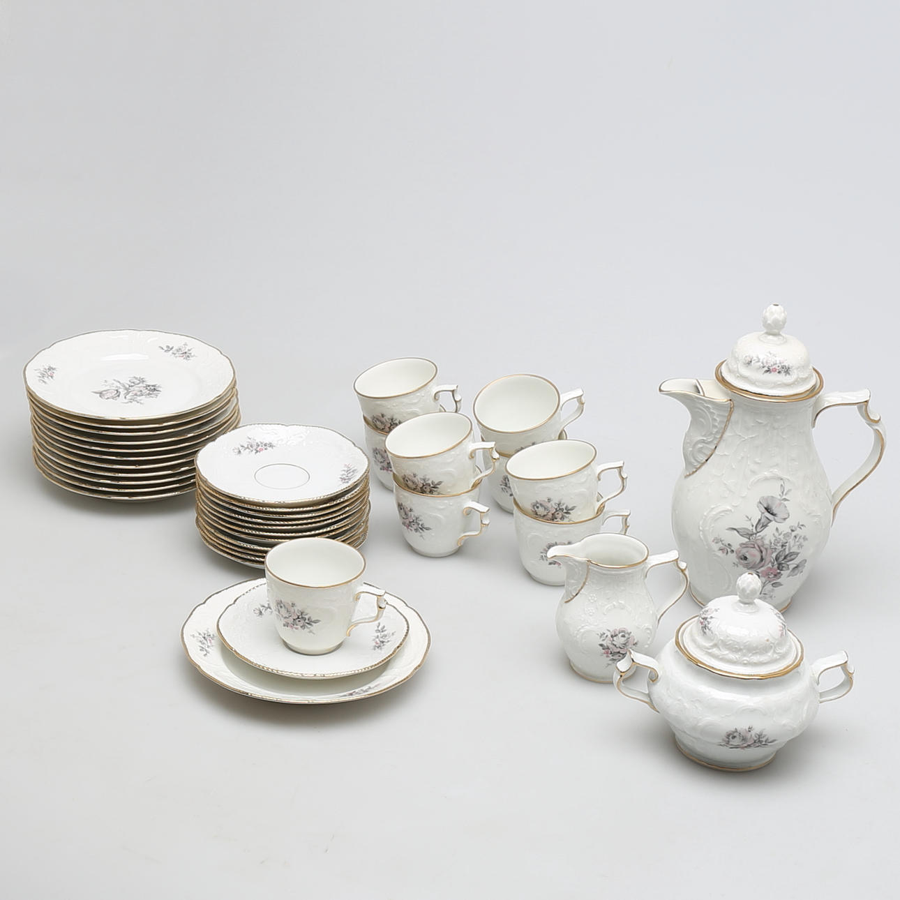 KAFFESERVIS i benporslin, 36 delar, "Sanssouci", Rosenthal.