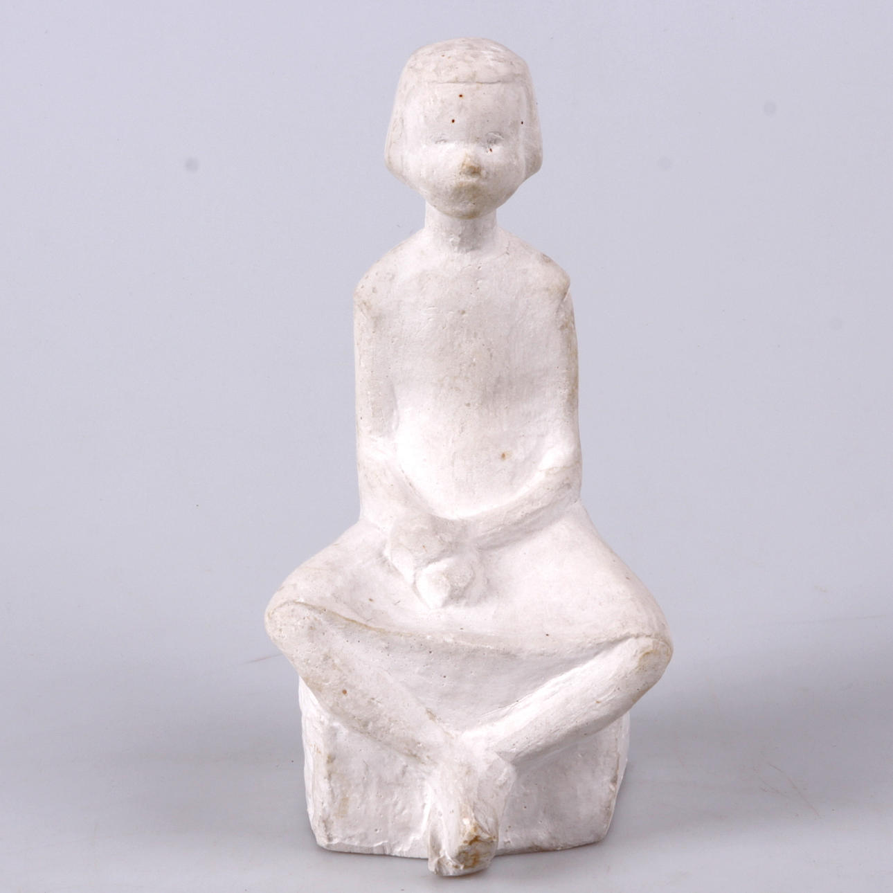 SKULPTUR, keramik, sittandes flicka, signerad E. Skogsberg.