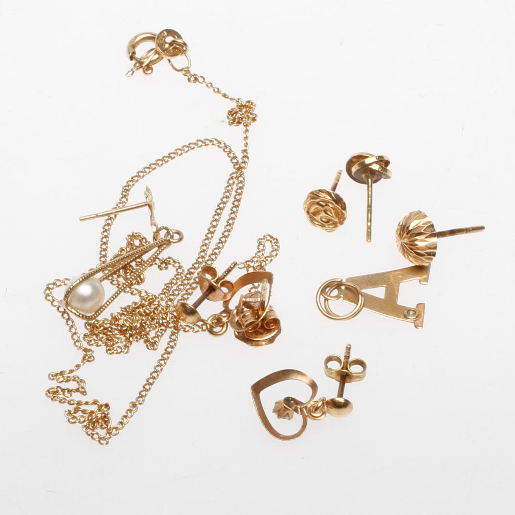 GULDSMYCKEN, 18k guld, vikt ca 4,3 gr.