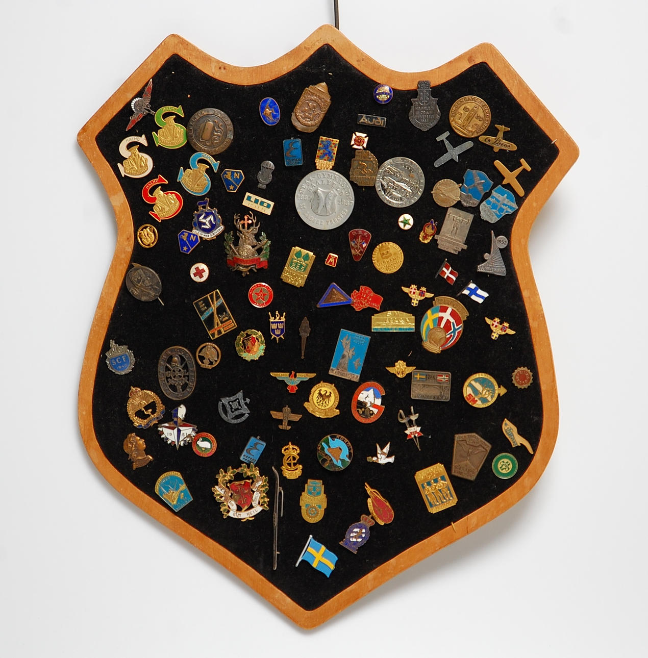 PINS PÅ SKÖLD, idrott, diverse.