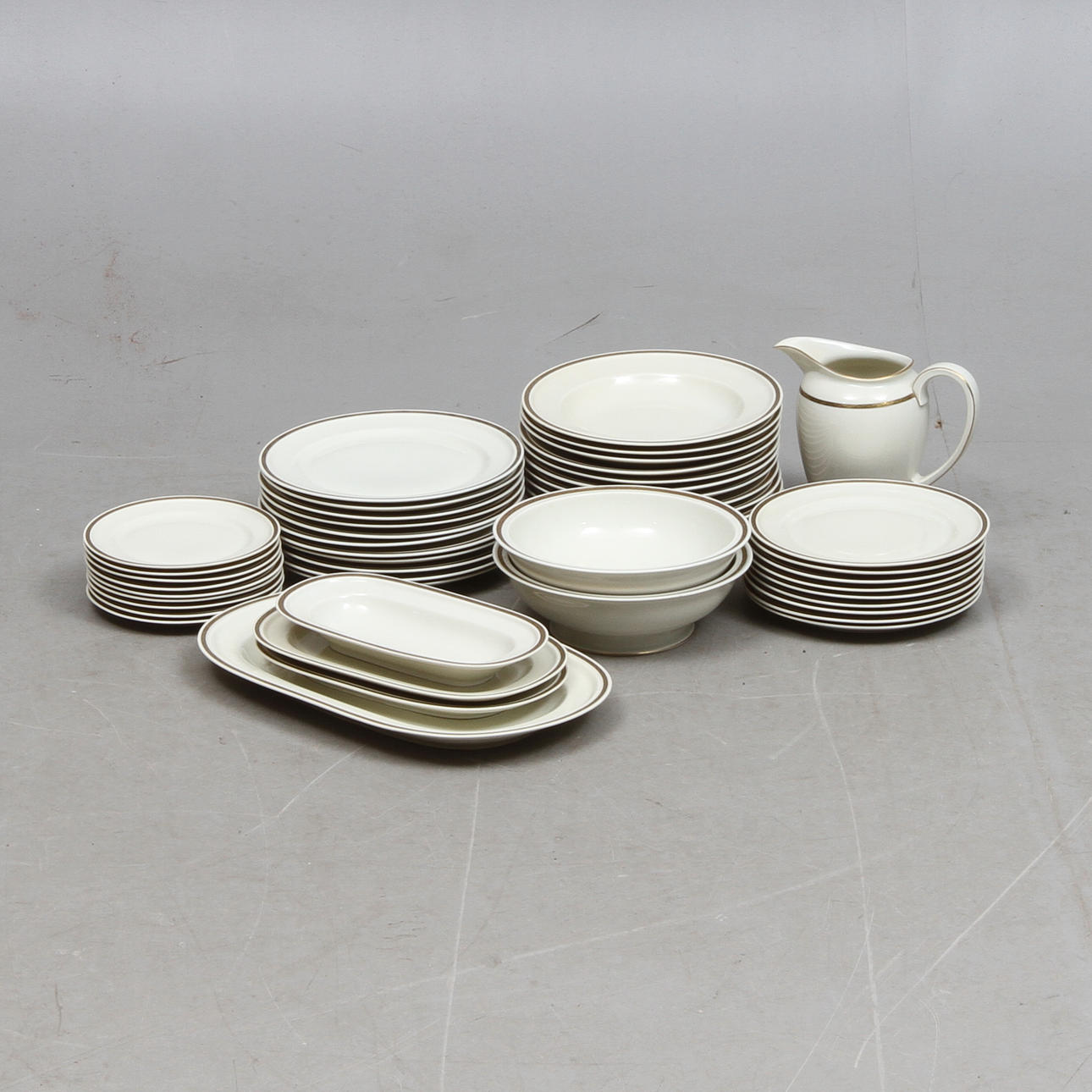 SERVISDELAR, 49 delar, porslin, "Winifred", Rosenthal.