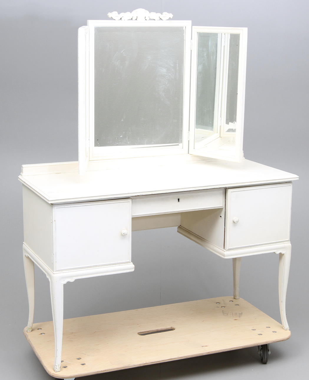 TOALETTBORD, vitmålat, 1920/30 tal.