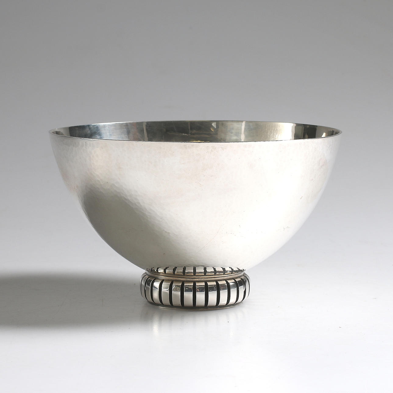 CARL M. COHR. Skål, 925 sterling silver, Danmark. 1900-talets första hälft. Vikt 611 gram.