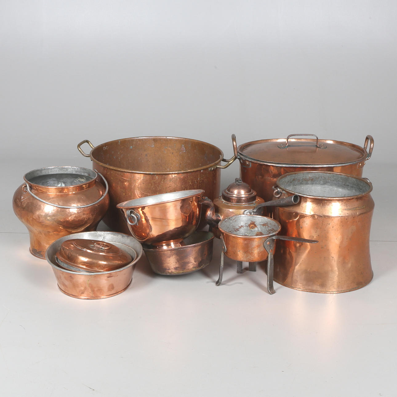 KOPPARFÖREMÅL, 11 st, 18/1900-tal.