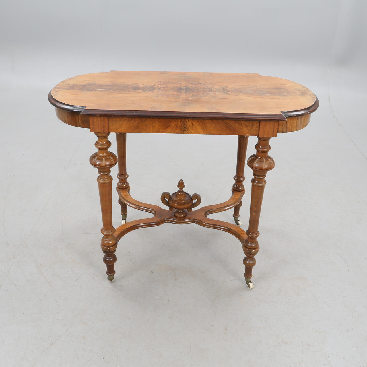 A late 19th century Neo-Renaissance table. Furniture - Tables - Auctionet
