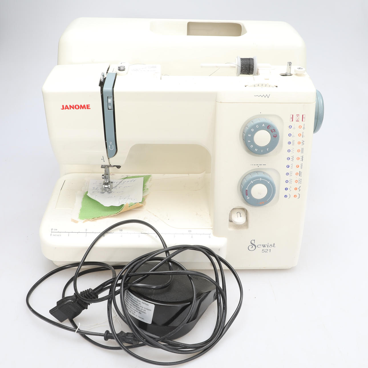 SEWING MACHINE, Janome, Sewist 521.