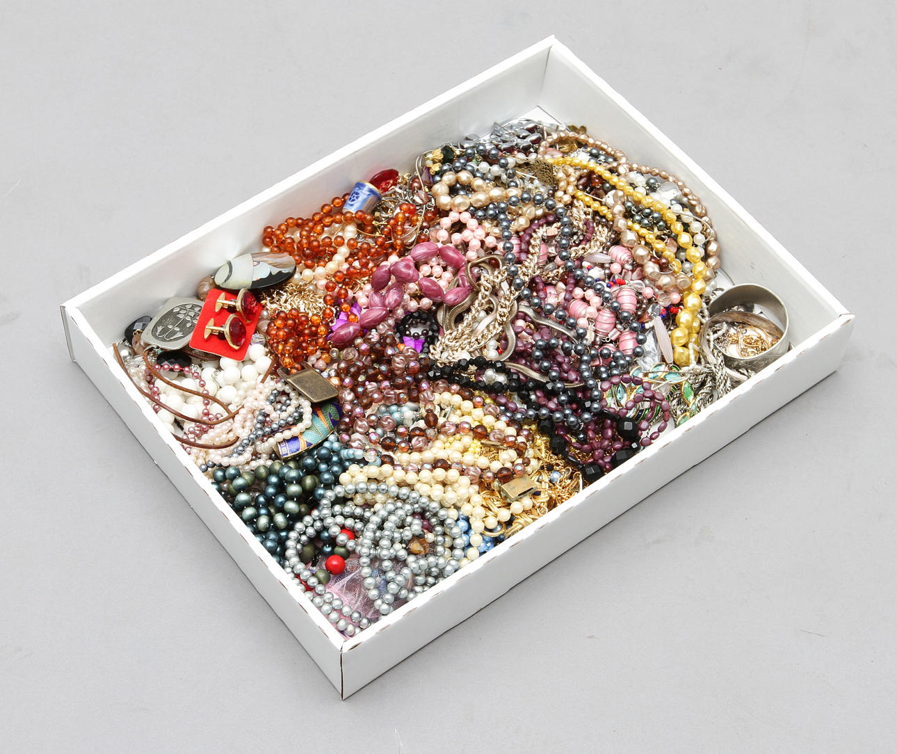 SMYCKEN. Diverse bijouterier.