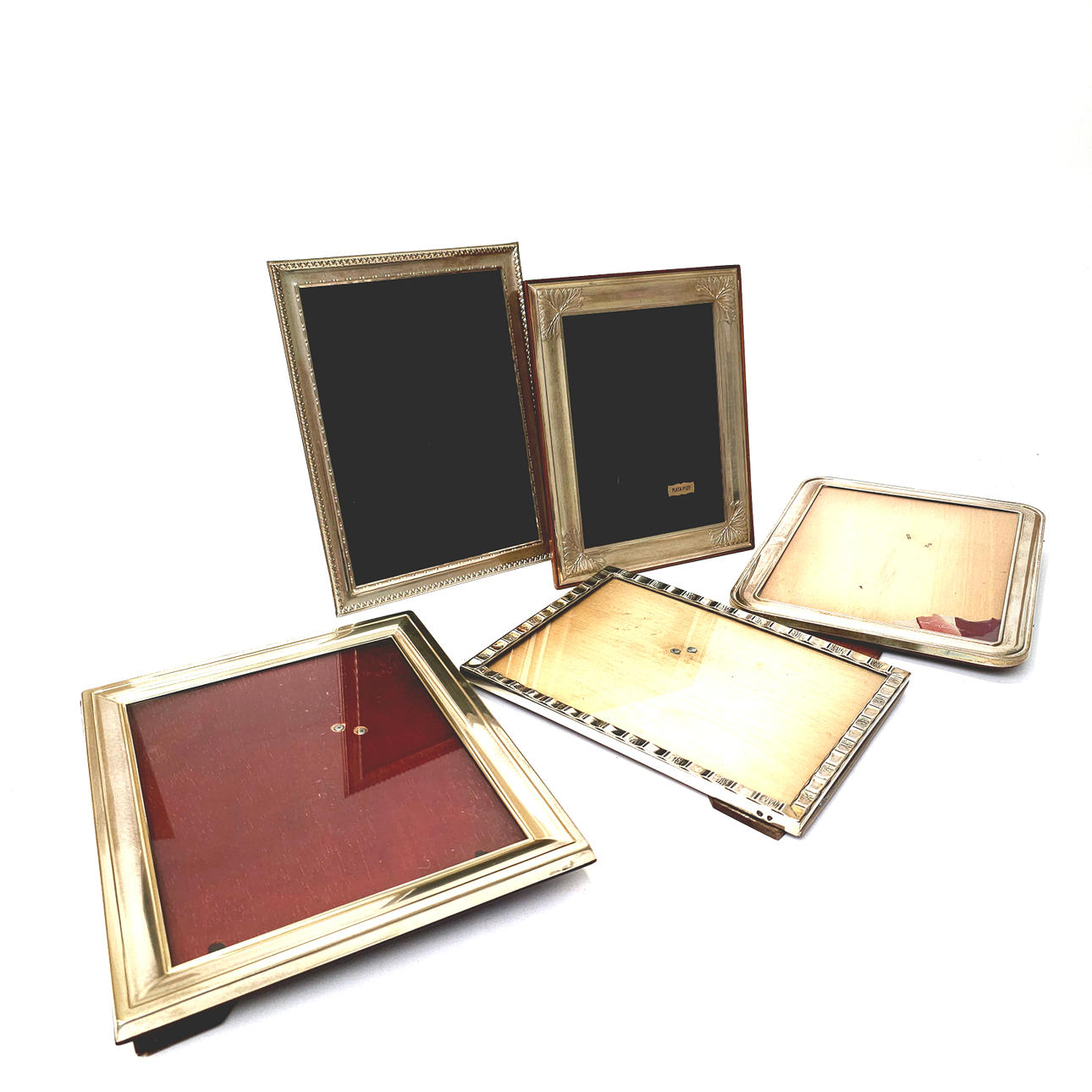 FEM ANTIKKE RAMMER I STERLINGSØLV.