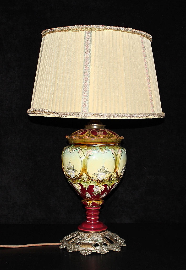 BORDSLAMPA, porslin, majolika.