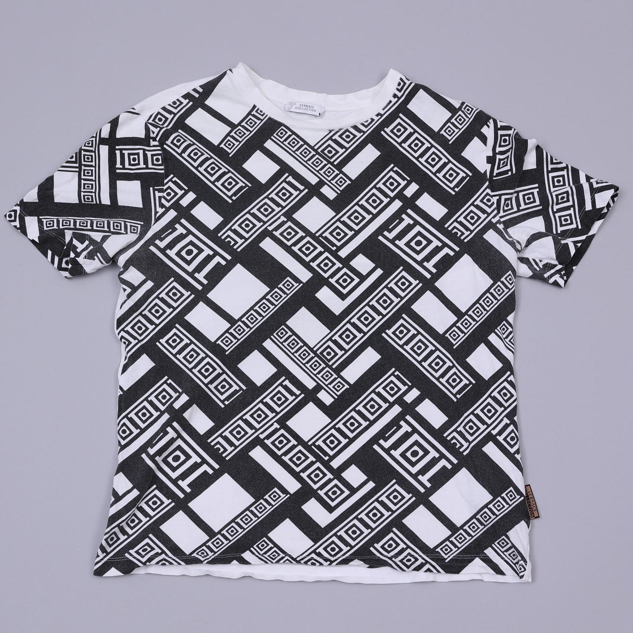 T-PAITA, Versace.