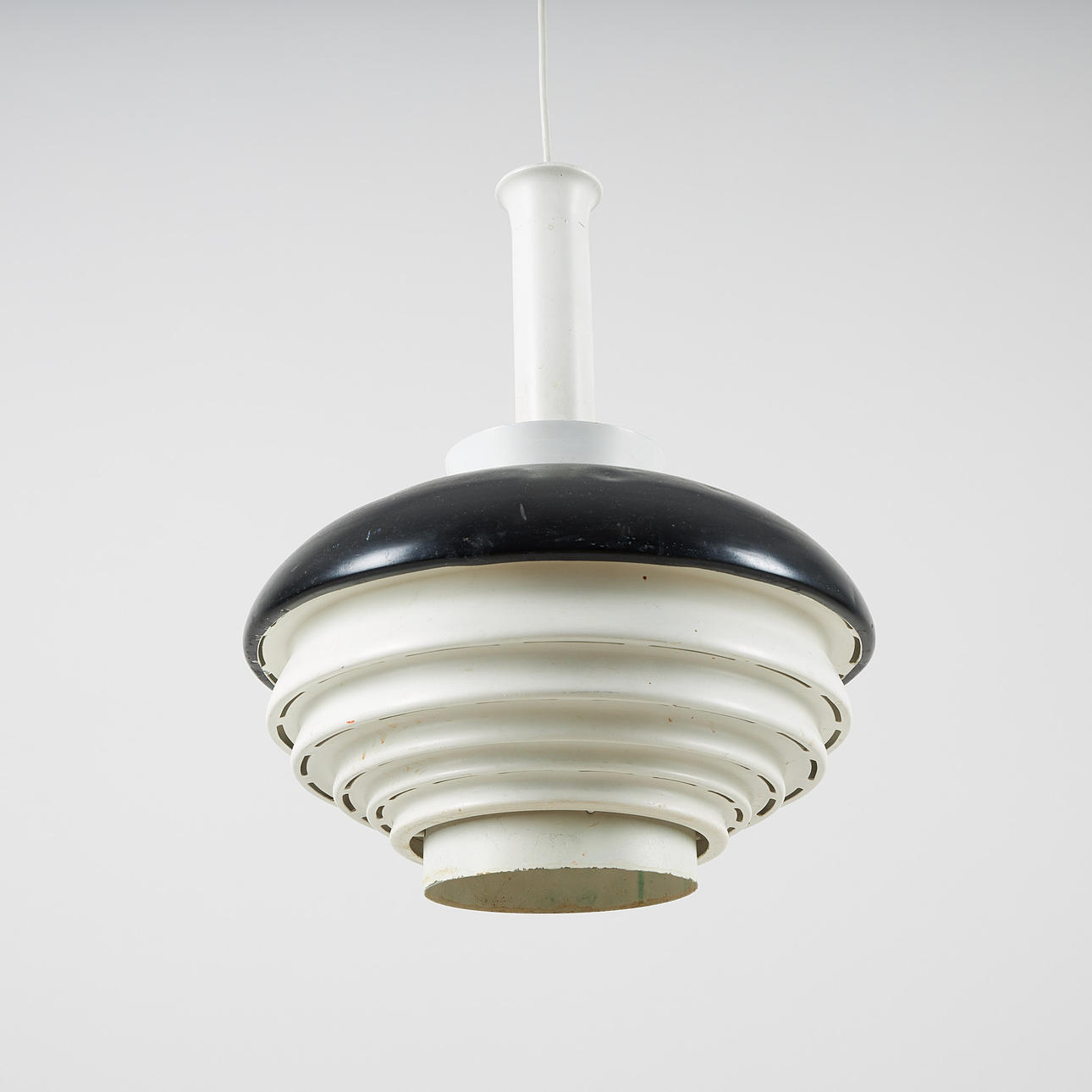 alvar-aalto-taklampa-modell-335b-valaistusty-belysning-lampor
