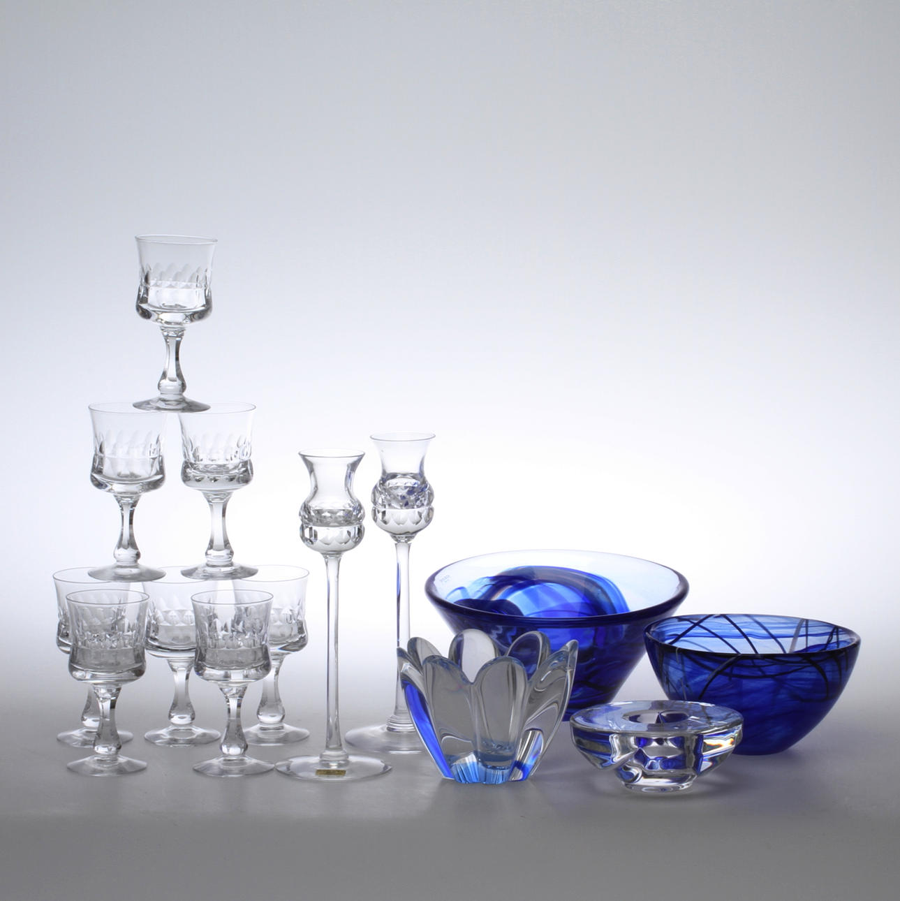 PARTI GLAS, 14 delar, Orrefors samt Kosta Boda, bl a "Prince" av Göran Wärff.