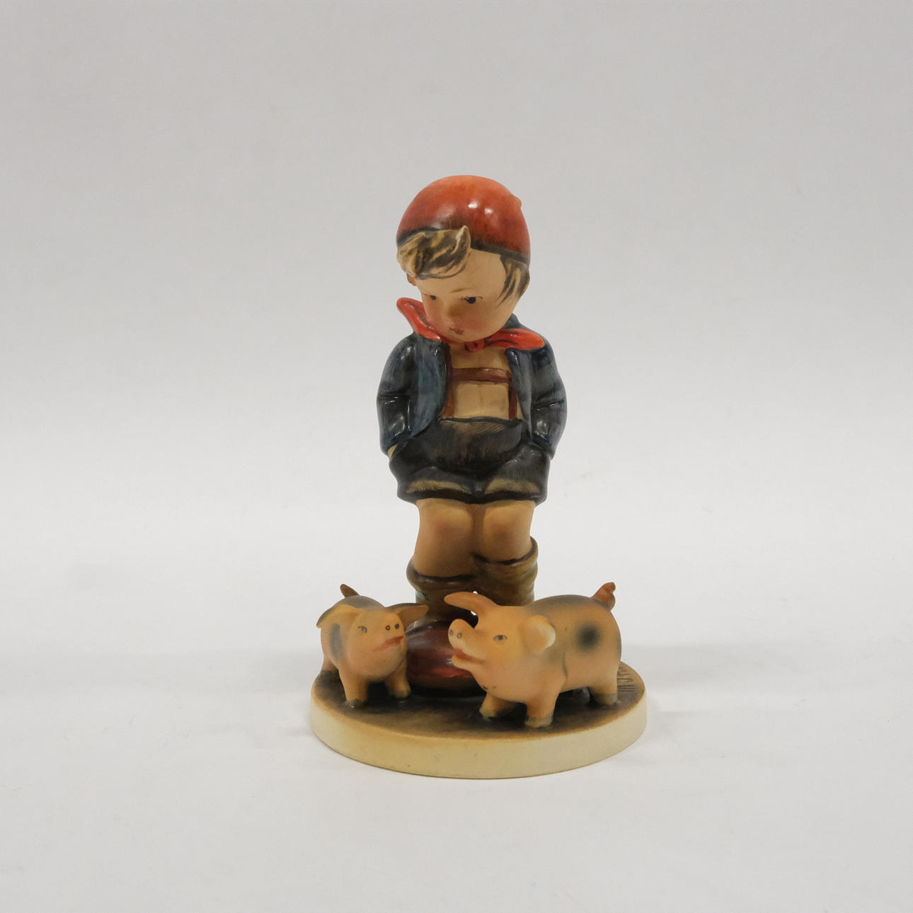 HUMMEL, GOEBEL FIGURINE 1930/40'S.