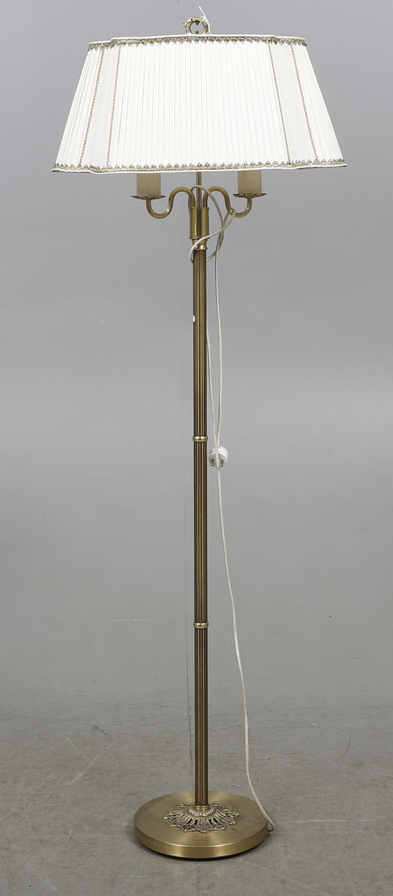 GOLVLAMPA, 1900-talets andra hälft.