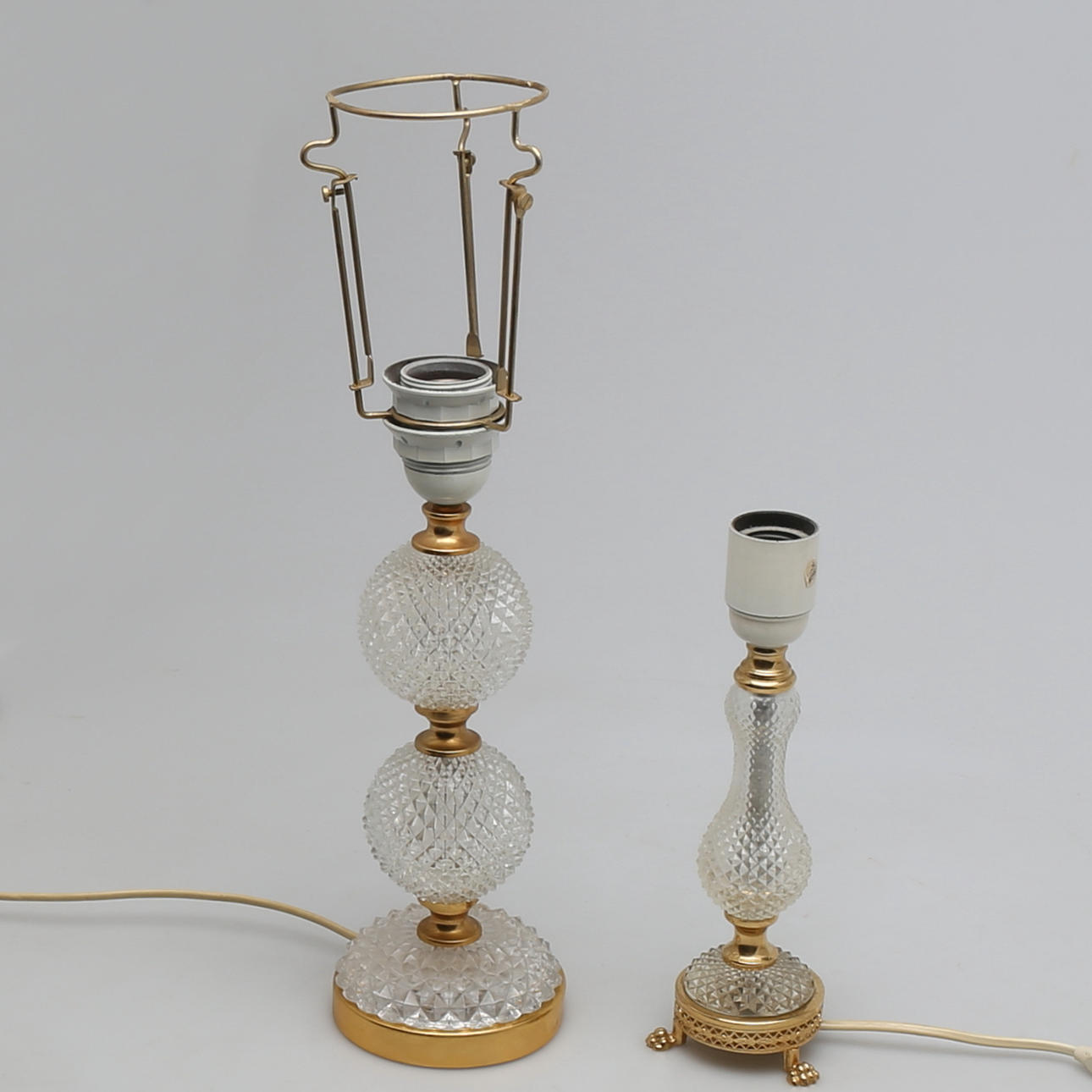 BORDSLAMPOR i kristall, 2 st, bl a BAF, 1950/60-tal.