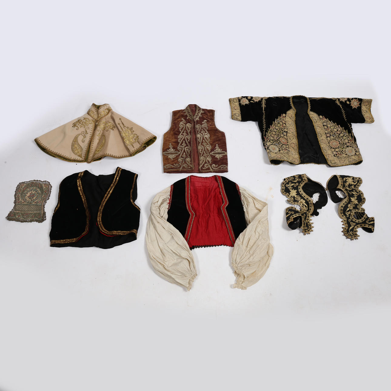 KLÄDER, OSMANSKA OCH INDISKA BRODERADE, 1800-TAL. Vintagekläder ...