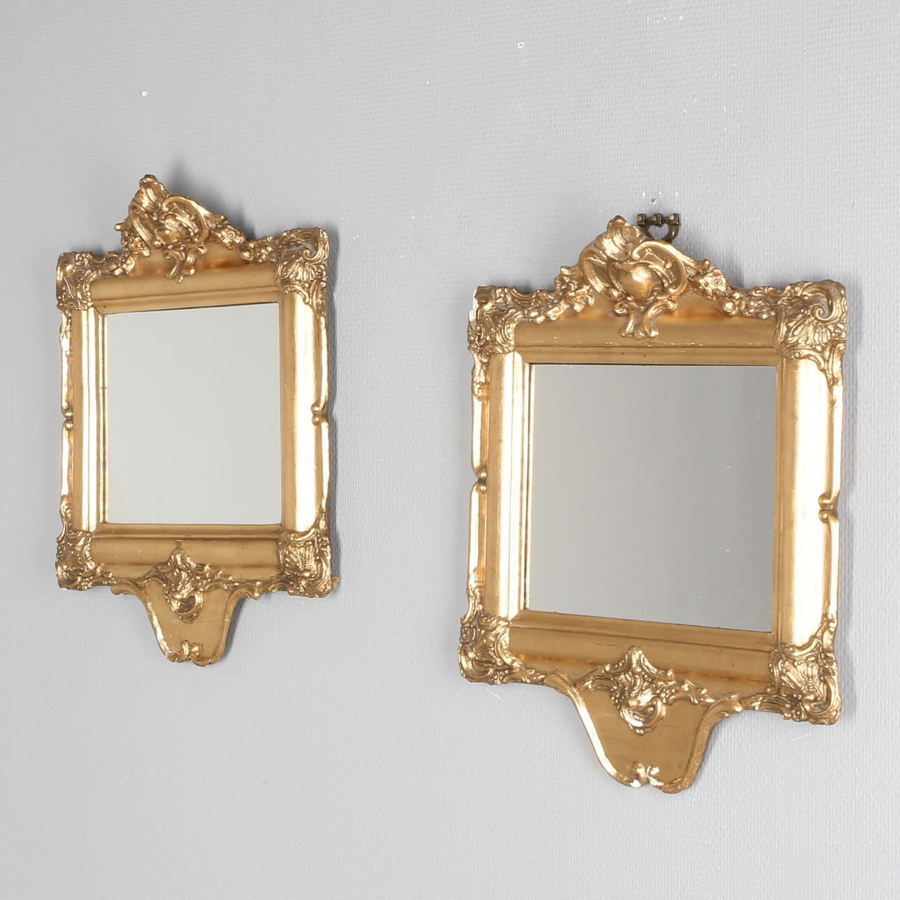 SPEGLAR, ett par, nyrokoko, 1800-talets första hälft.