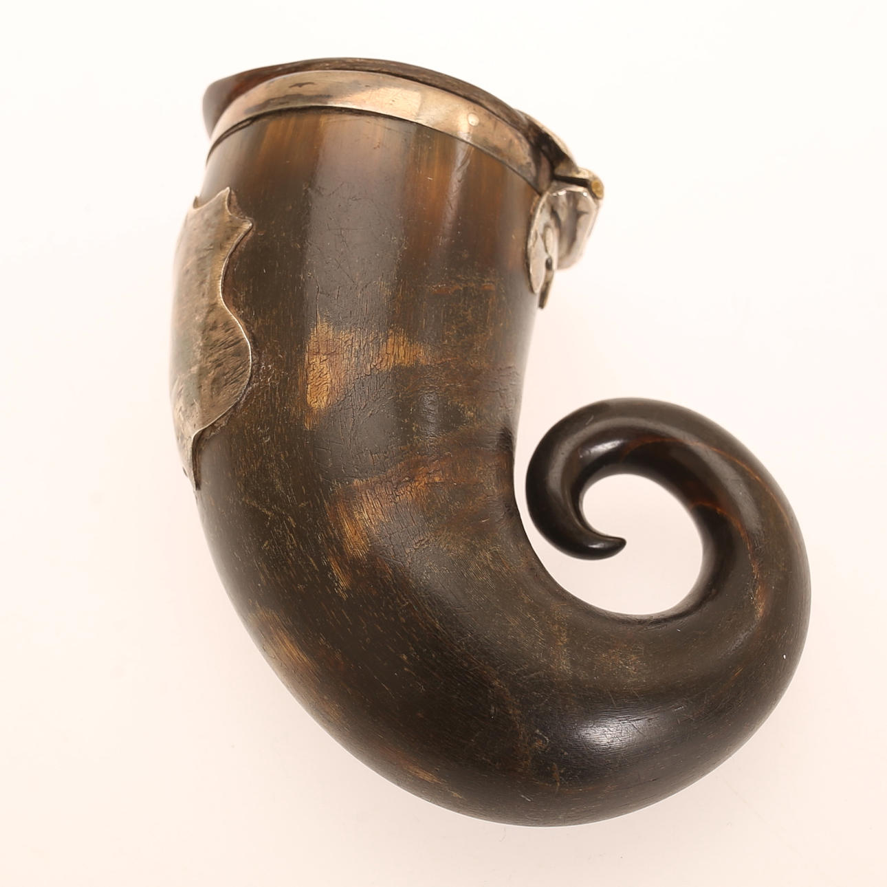 Schnupftabakdose, Horn und Silber, datiert 1796.