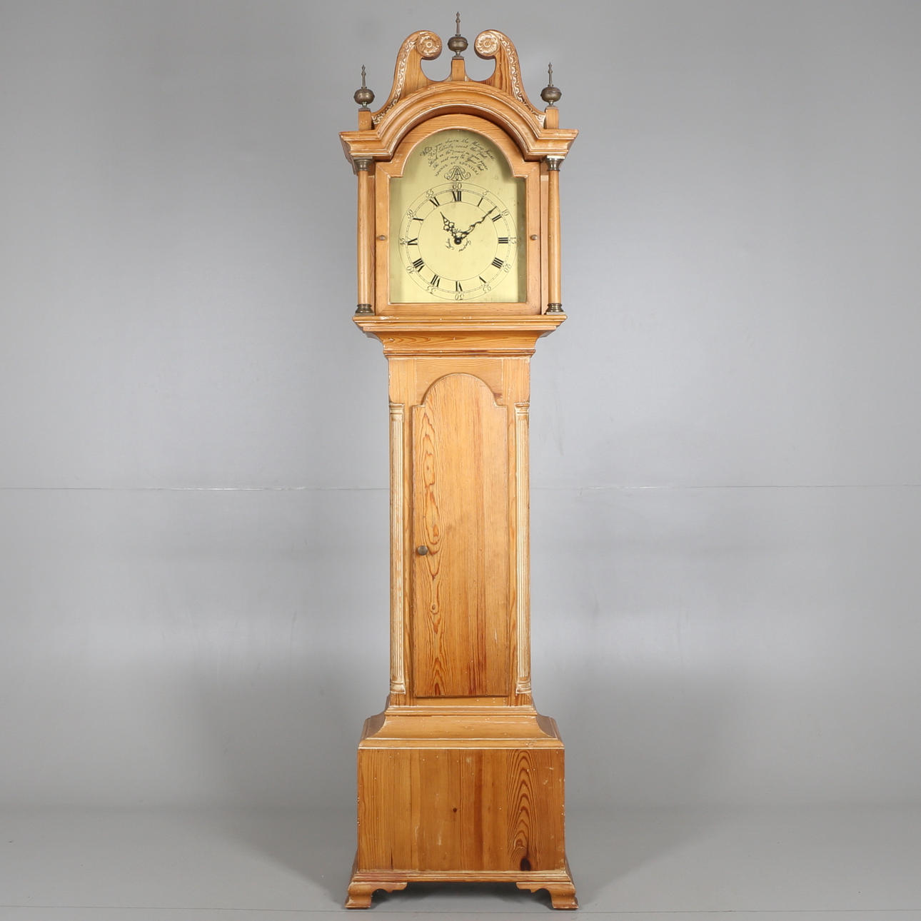 GOLVUR, Häpplewhite-stil, 1900-talets andra hälft.