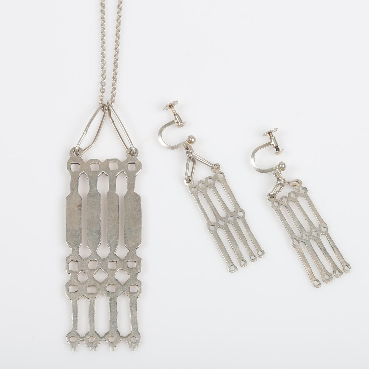 COLGANTE Y PENDIENTES, plata, OPI.