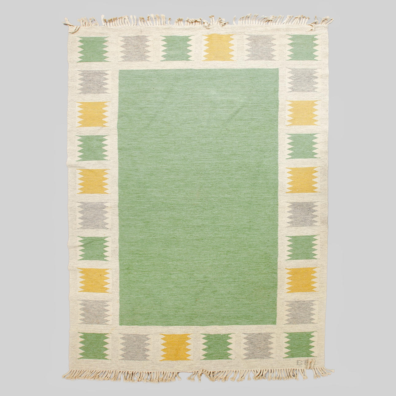 REEL CARPET, signed EA. 295x195 cm.