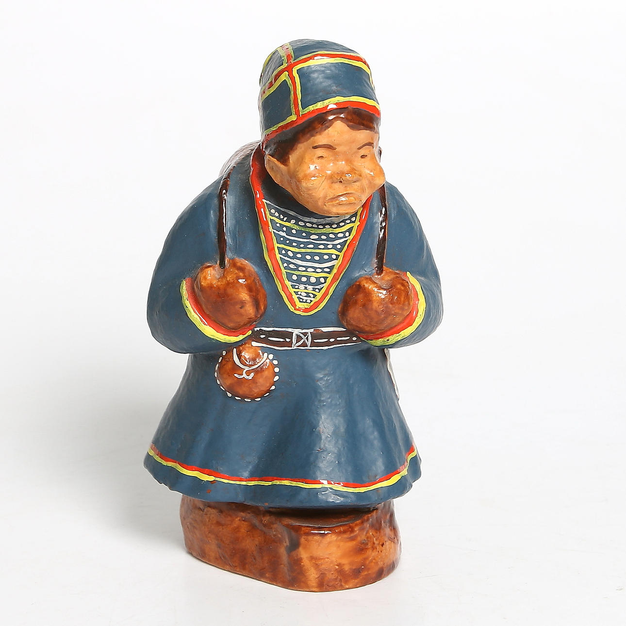 FIGUR, samekvinna. Carl Roos, Hammerdals produkter.