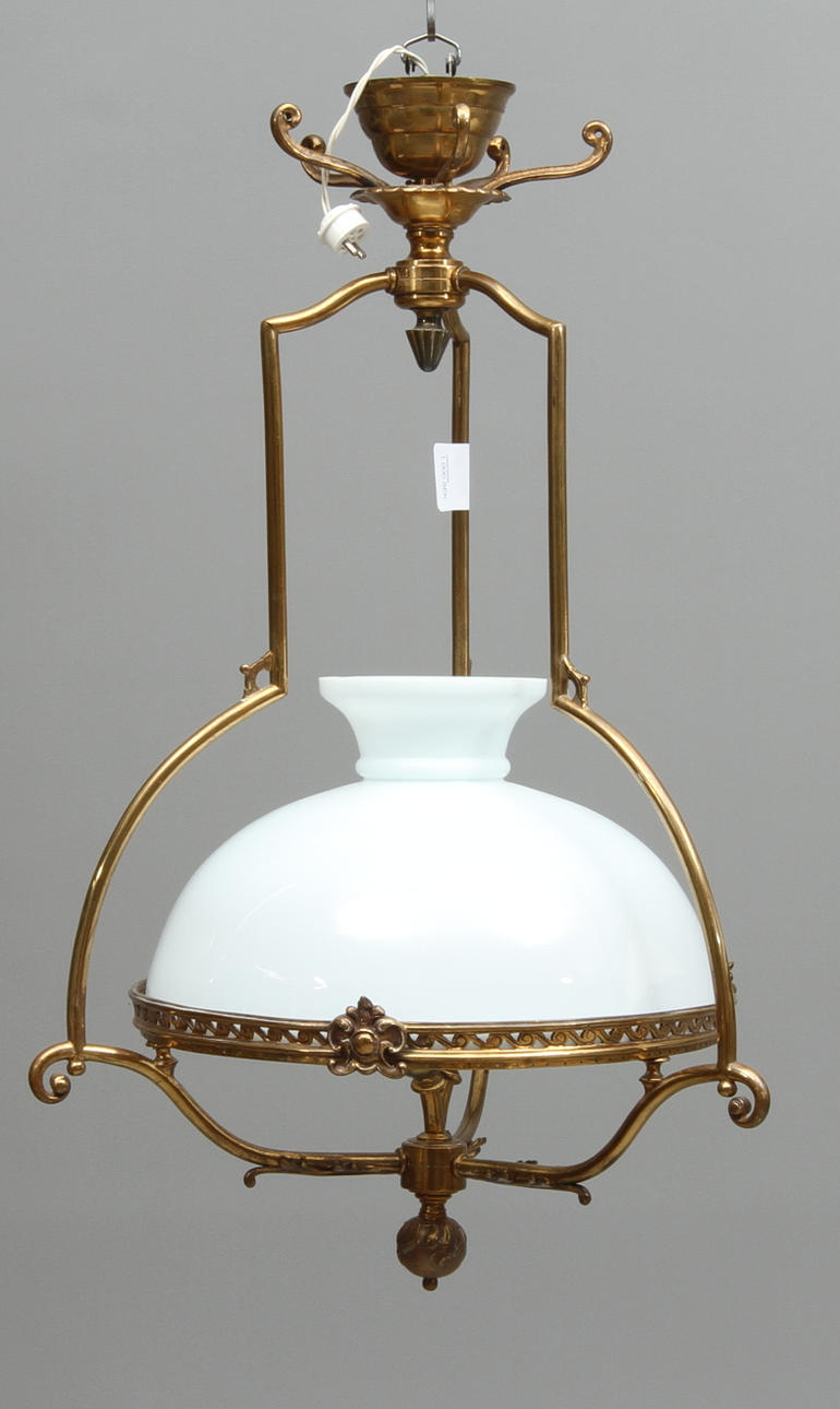 TAKLAMPA, med glaskupa, 1900-tal.