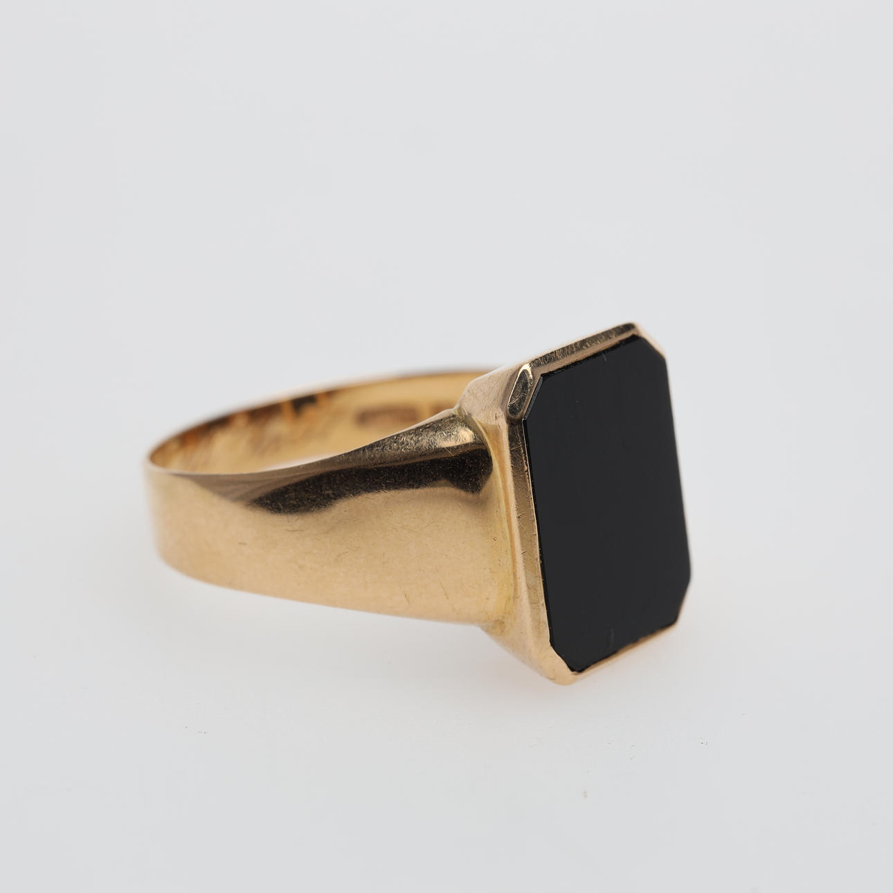 SIEGELRING, 18 K Gold mit Onyx.