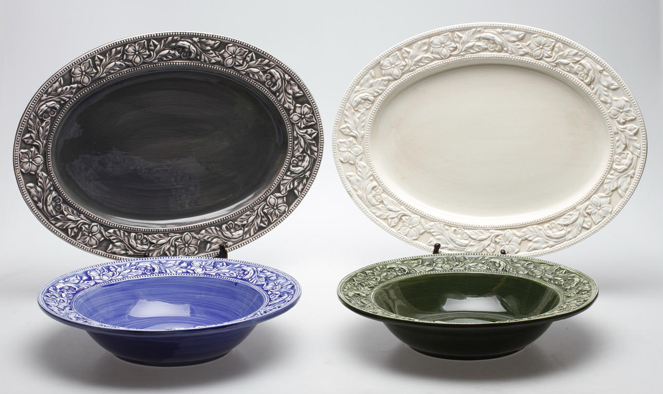 SKÅLAR samt FAT, 4 delar, möjligen Mateus.