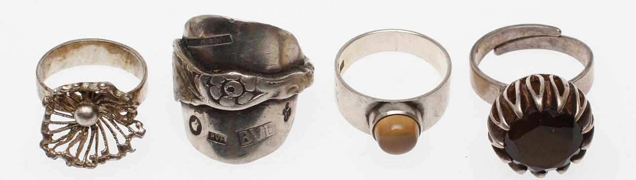 RINGAR, 4 st, silver, bl.a. Bengt Hallberg.