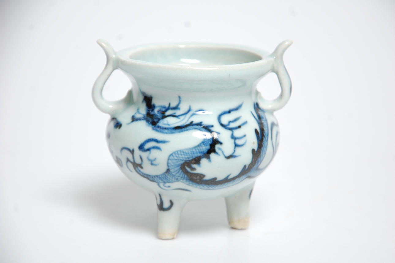 RÖKELSEKAR, tripod, porslin, Kina.